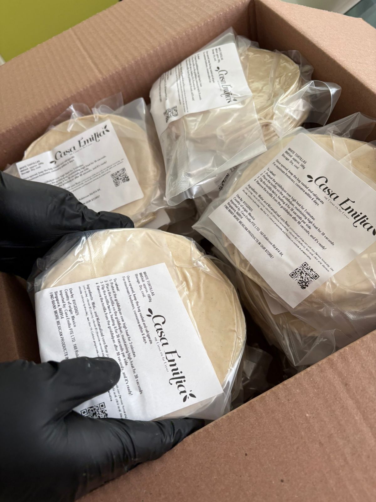 Authentic mexican corn tortillas (Made in MEXICO) - 1Kg, fresh, vacuum-packed - 16cm