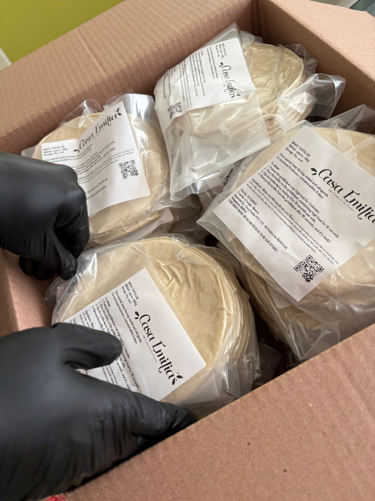 Authentic mexican corn tortillas (Made in MEXICO) - 1Kg, fresh, vacuum-packed - 16cm